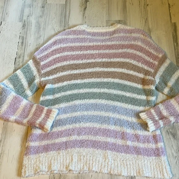 Show me your MuMU Flurry Powder Stripe Knit Sweater Size Small - Picture 5 of 8